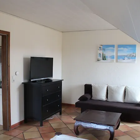 Vanii, Lägenhet Rust