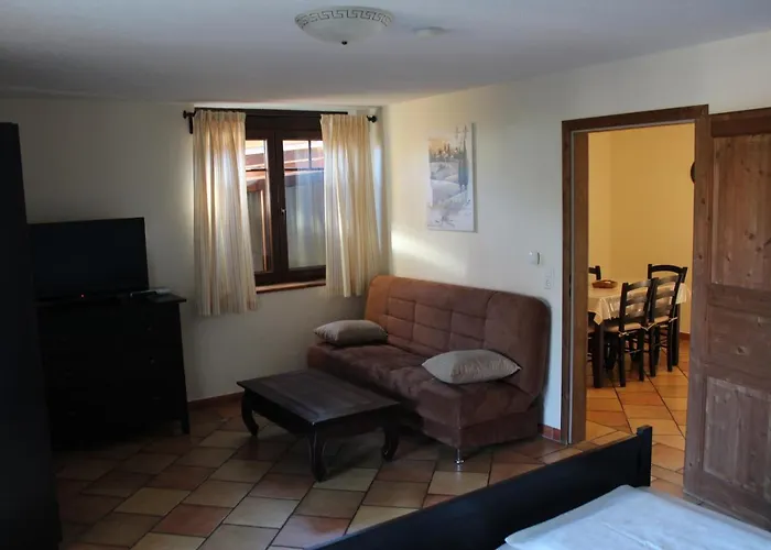 Vanii, Appartement Rust